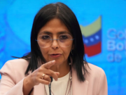 ট্রাম্পের হুংকারেই কি কেঁপে উঠলেন ডেলসি?