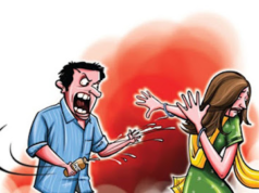 হাসপাতালের মহিলা কর্মীর ওপর অ্যাসিড হামলা!