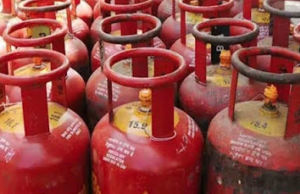 ফের বাড়ল গ্যাসের দাম!