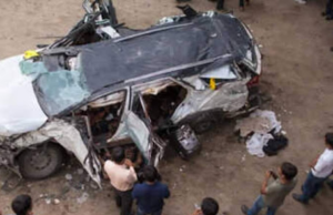 রক্তস্নাত সকাল! ৩০ ফুট উঁচু ফ্লাইওভার থেকে নিচে ফরচুনার! গাড়ি কেটে বের করতে হলো ছাত্রের দেহ image 113