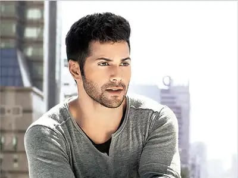 মেট্রোর ভেতরে স্টান্ট, কড়া বার্তা বরুণ ধাওয়ানের বিরুদ্ধে!