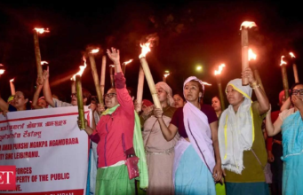 মণিপুরে প্রতিবাদ মিছিল চলাকালীন সহিংসতায় জড়িত থাকার অভিযোগে আটক ২১