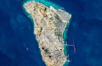 মধ্য ইরানের খার্গ দ্বীপে বিস্ফোরণ – সেতুতে আঘাত!